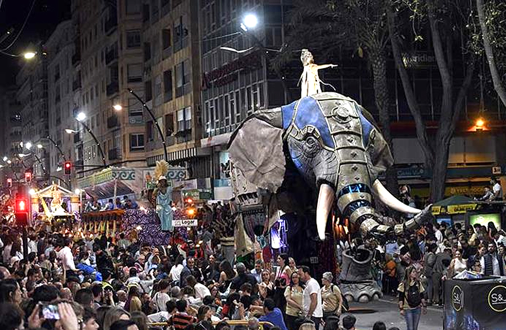 Renfe programa un autob�s especial nocturno entre Murcia y Lorca con motivo del Entierro de la Sardina